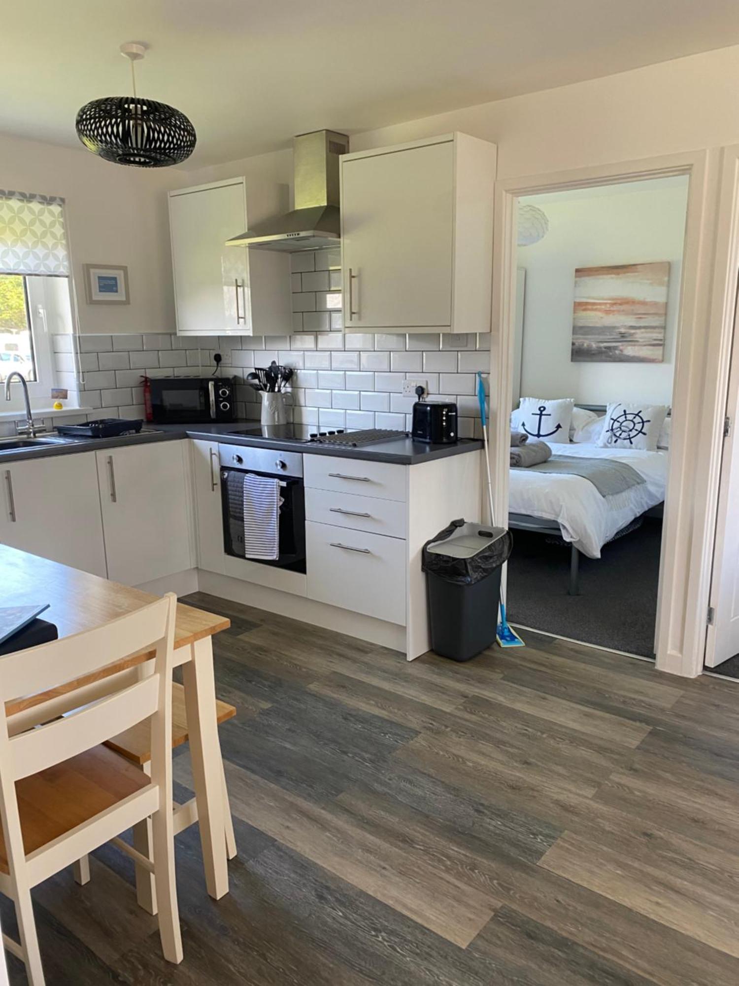 44 Gower Holiday Village Ty Gwyr Cosy 2 Bedroom Chalet Swansea Exteriör bild