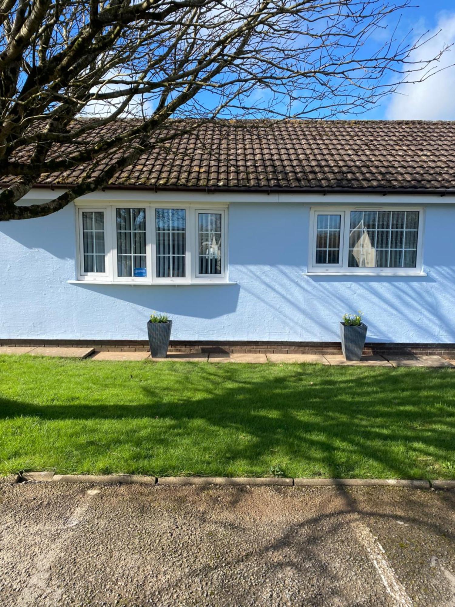 44 Gower Holiday Village Ty Gwyr Cosy 2 Bedroom Chalet Swansea Exteriör bild