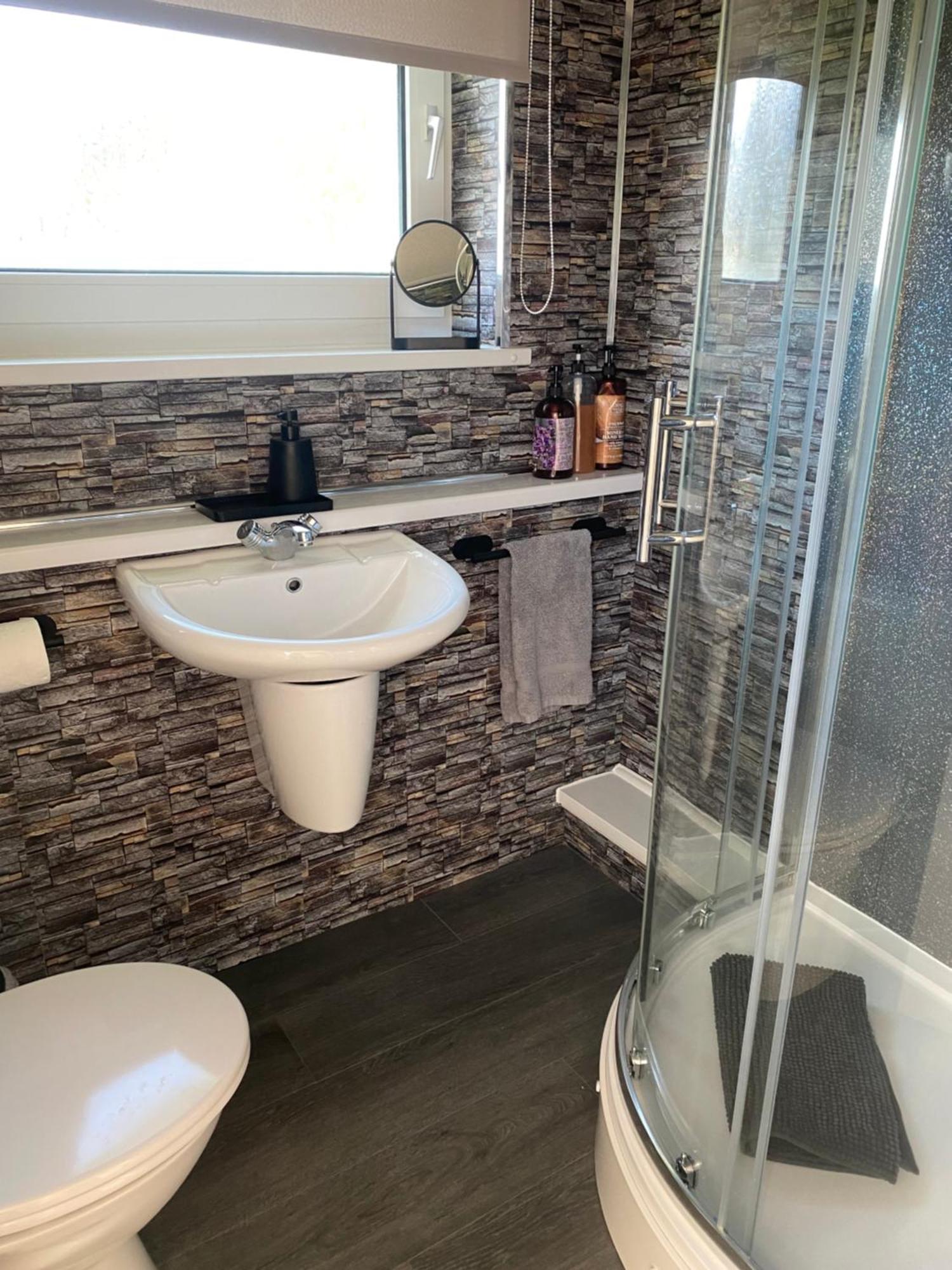 44 Gower Holiday Village Ty Gwyr Cosy 2 Bedroom Chalet Swansea Exteriör bild