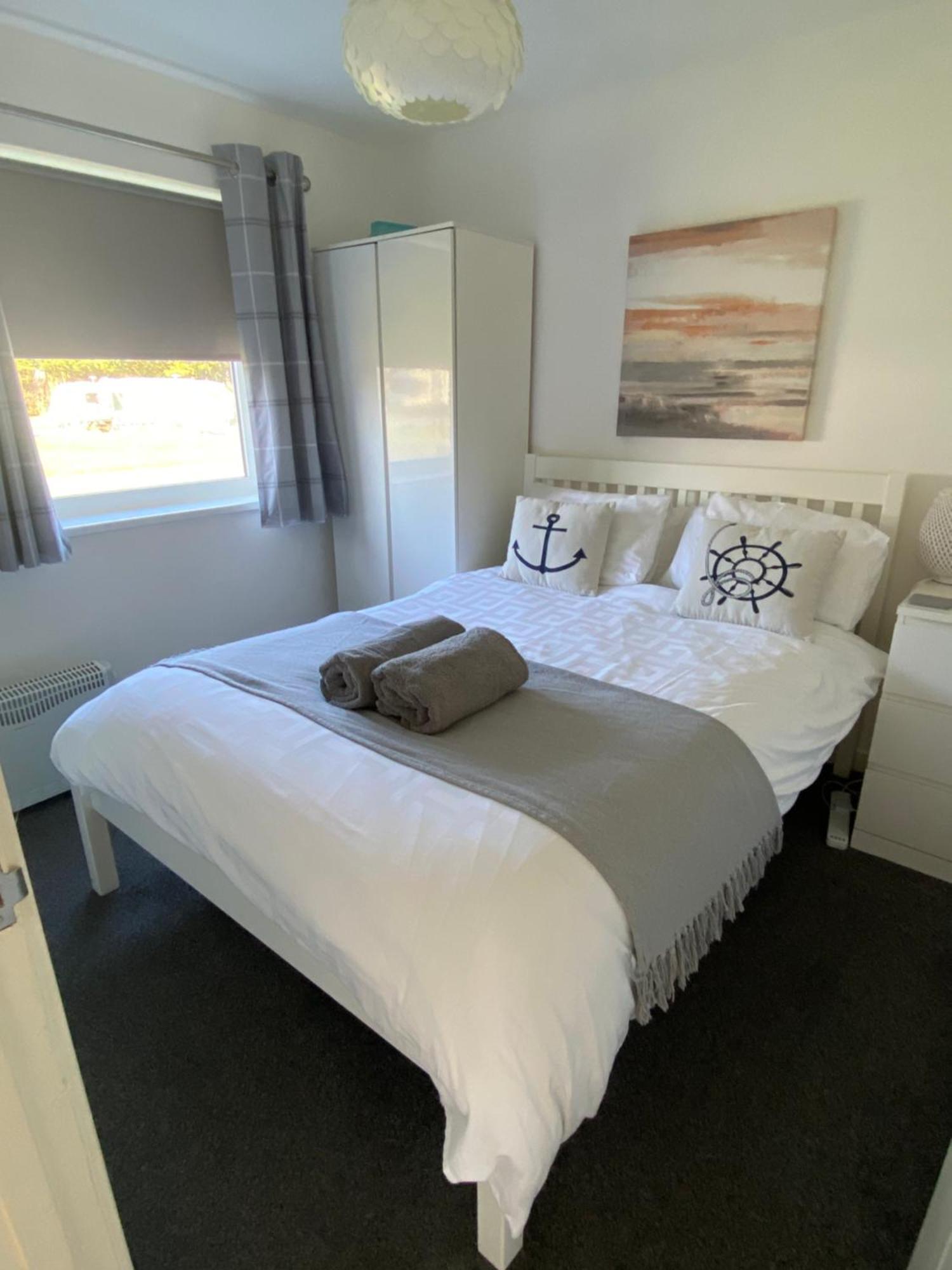 44 Gower Holiday Village Ty Gwyr Cosy 2 Bedroom Chalet Swansea Exteriör bild